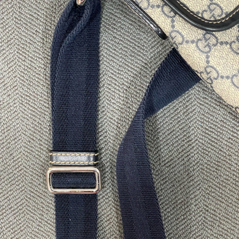MEN GUCCI MONOGRAM SIDE BAG - Picture 7 of 8
